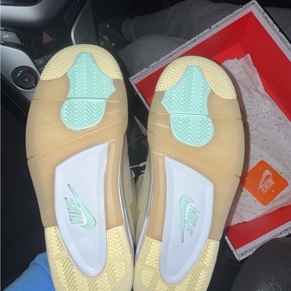 Off white Jordan 4s size 10 - Picture 2 of 5